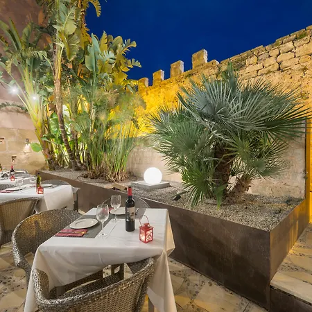 Hotell Simo 4*
